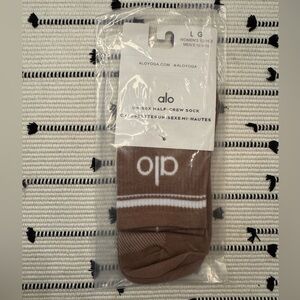🆕 ALO Unisex Half Crew Socks – New in Package | Premium Athletic Fit